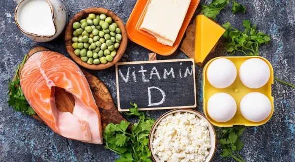 Poisson, œufs, produits laitiers, pois et beurre : des aliments pour savoir quand prendre vitamine D.