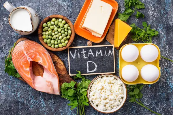 Poisson, œufs, produits laitiers, pois et beurre : des aliments pour savoir quand prendre vitamine D.